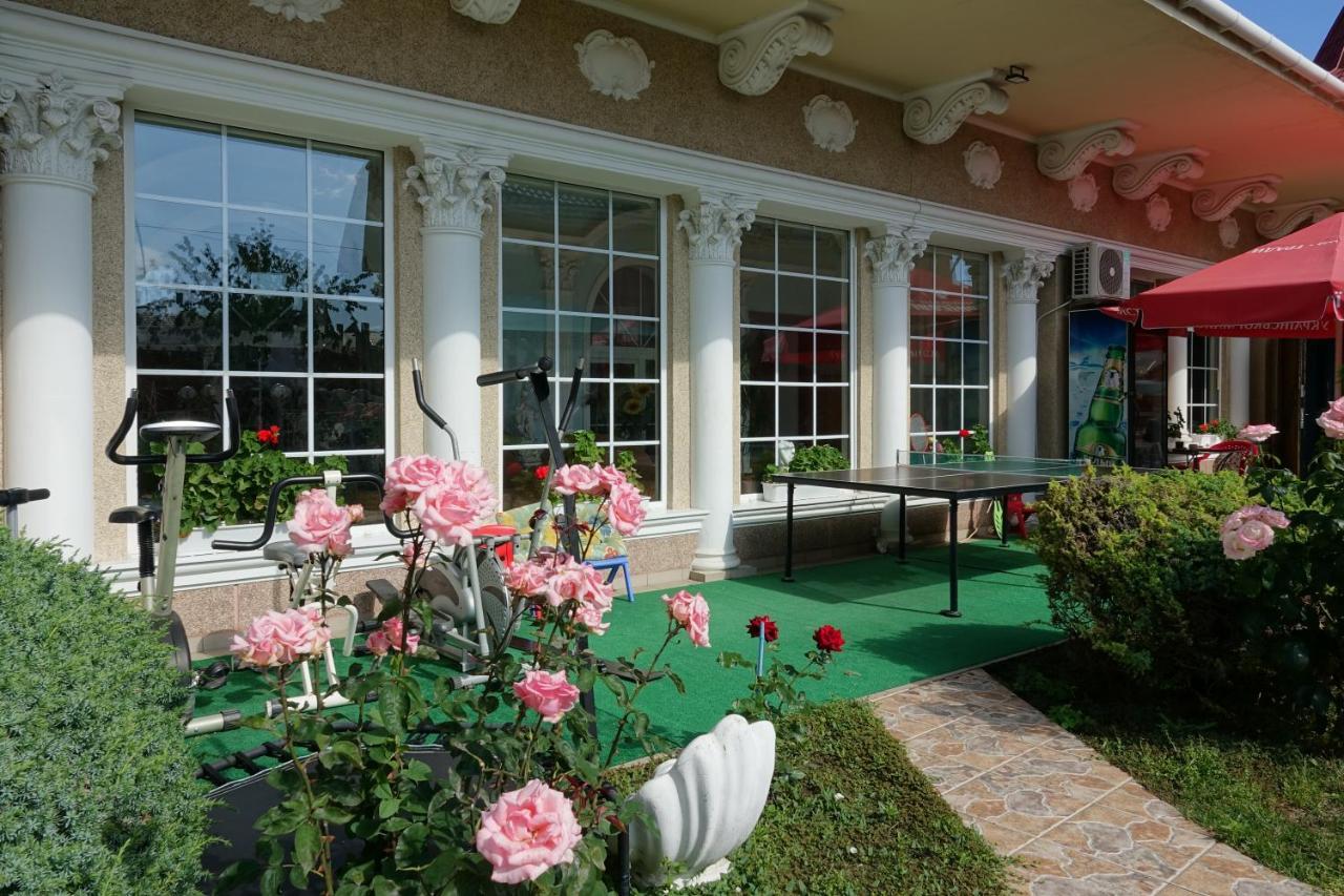 White House Apartments Odessa Exterior foto