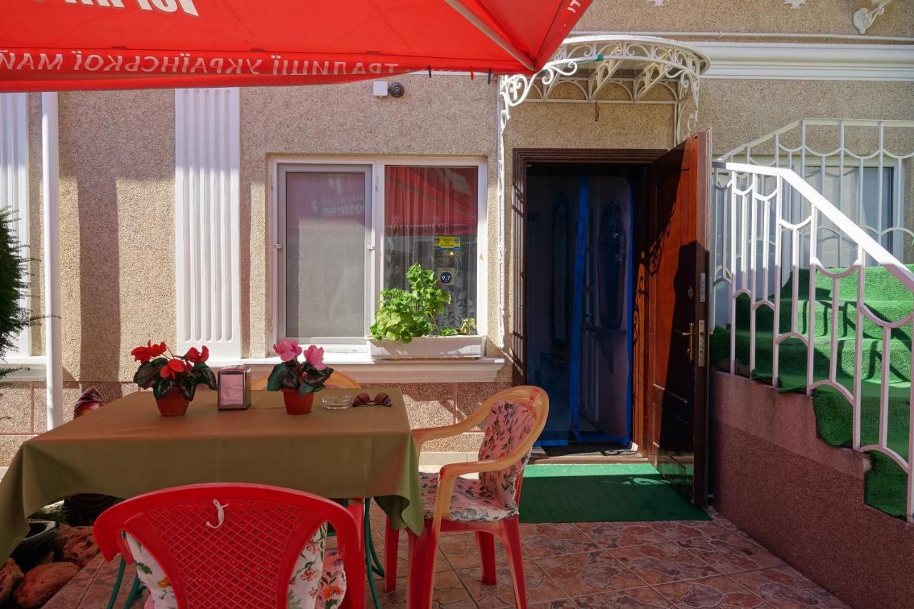White House Apartments Odessa Exterior foto